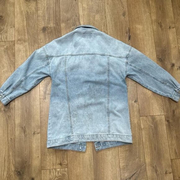 Guess women’s small Jean Jacket - Picture 3 of 3